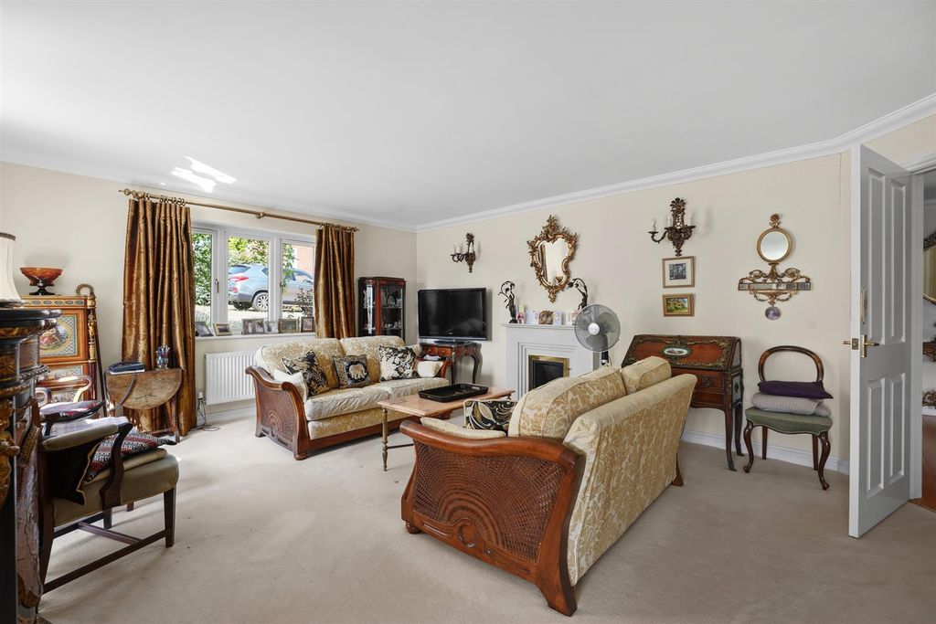 Property photo 2 of 24