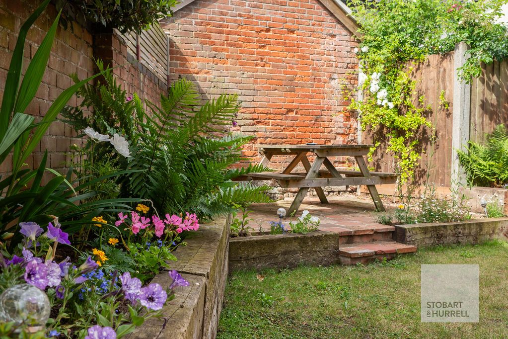 Property photo 3 of 15 Alfresco Dining