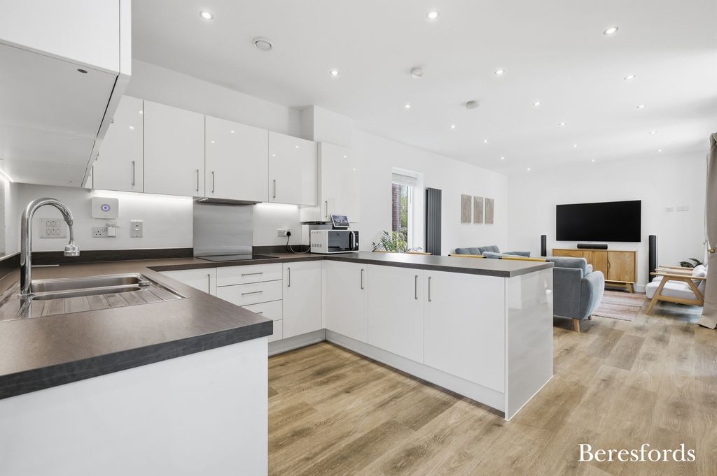 Property photo 3 of 27 Picture 3