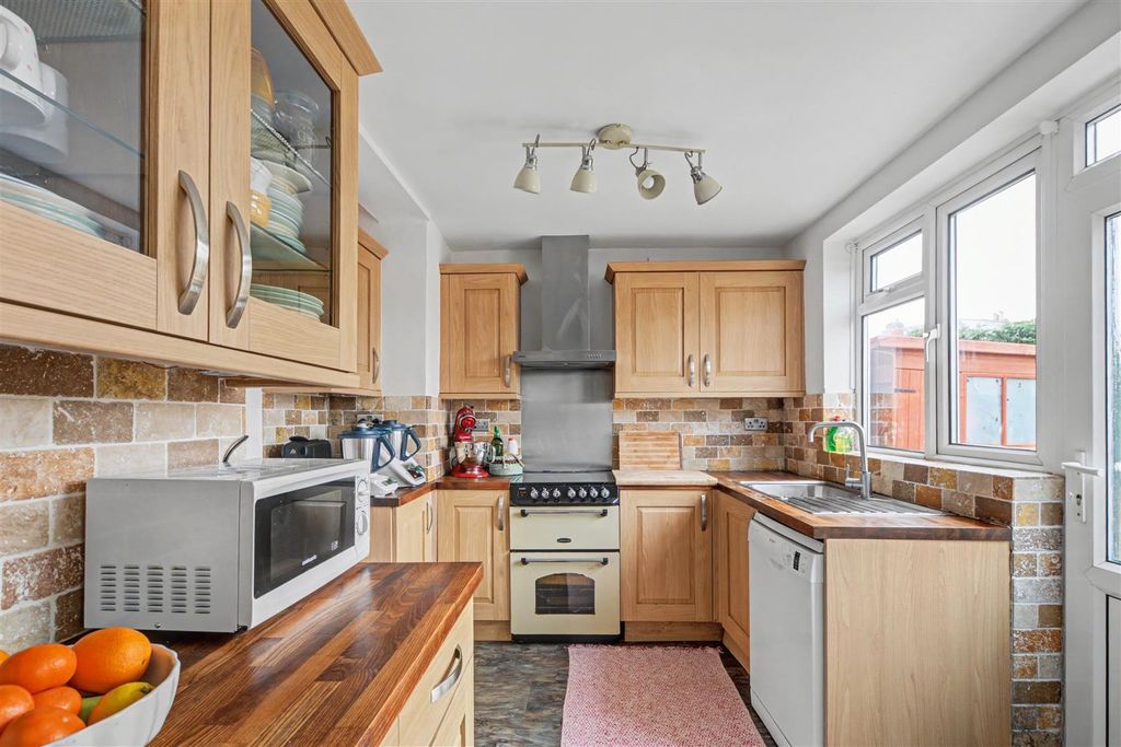 Property photo 3 of 29 Kitchen Diner_3.Jpeg