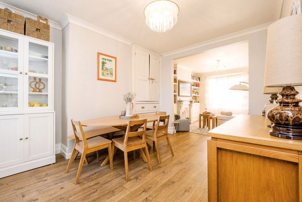 Property photo 2 of 28 Pbox-Img.Jpg