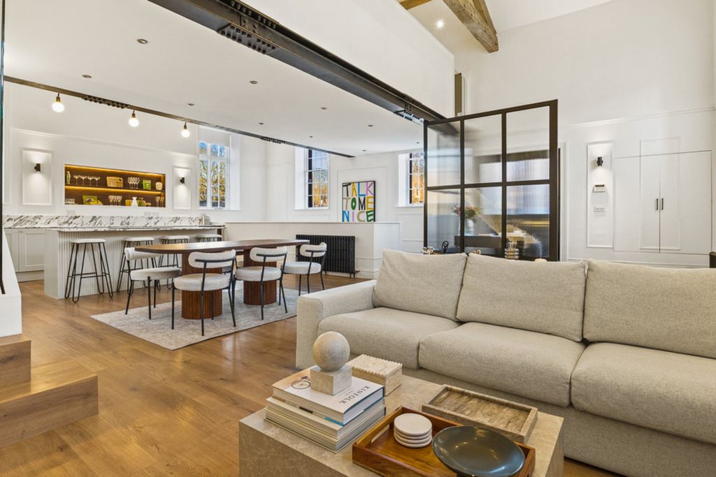 Property photo 1 of 50