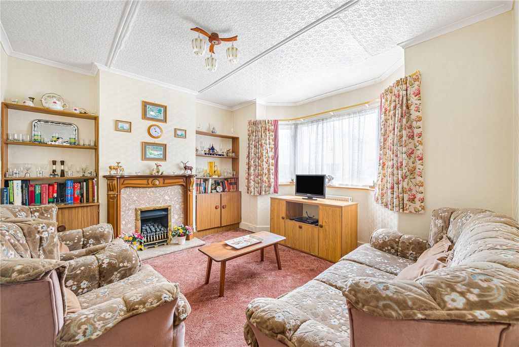 Property photo 2 of 24 Picture No. 15