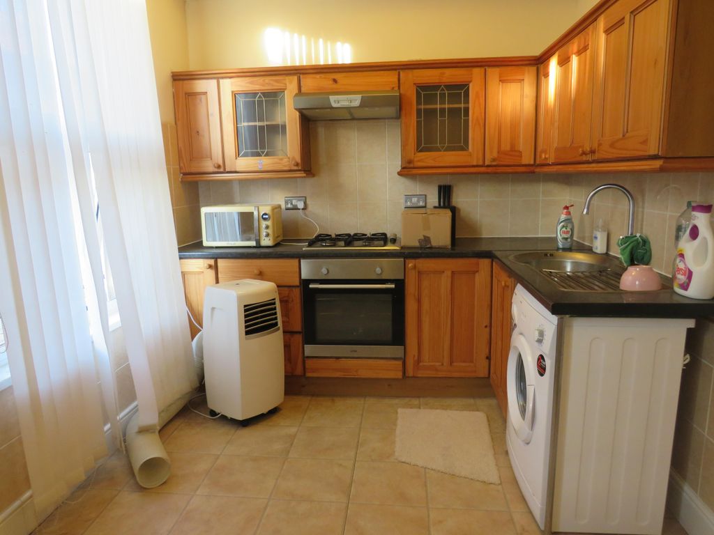 Property photo 3 of 4 Kitchen