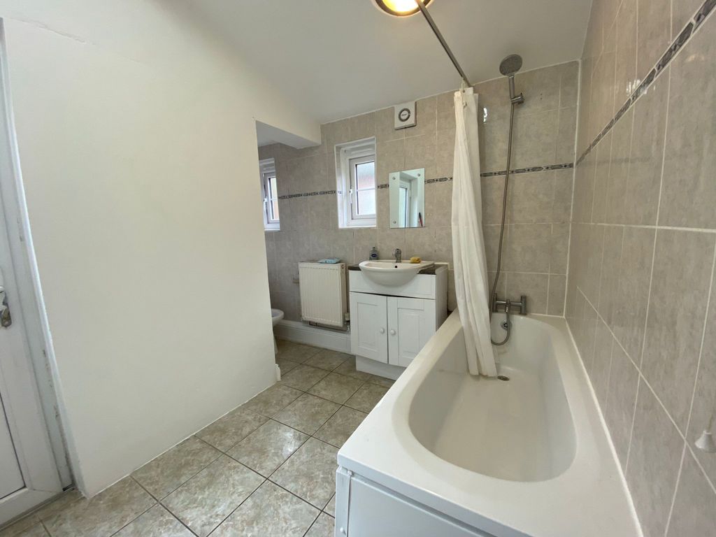 Property photo 1 of 10 Photo 2