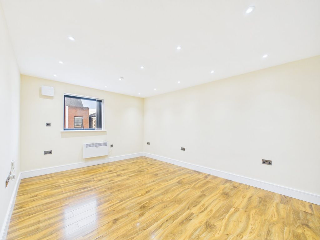 Property photo 2 of 6 Lounge