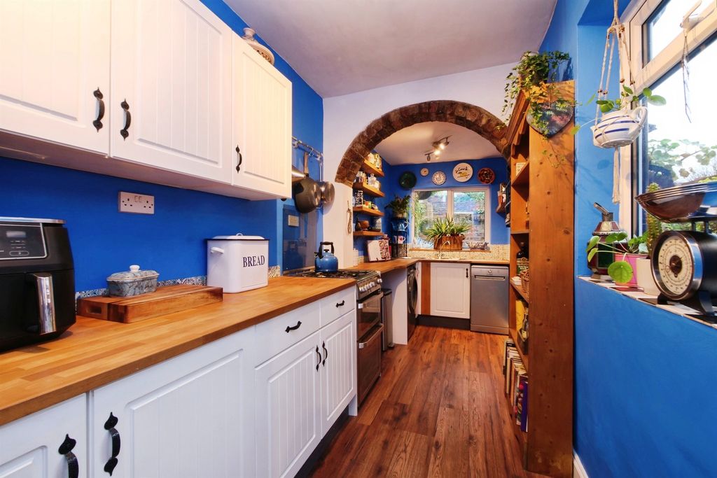 Property photo 3 of 14