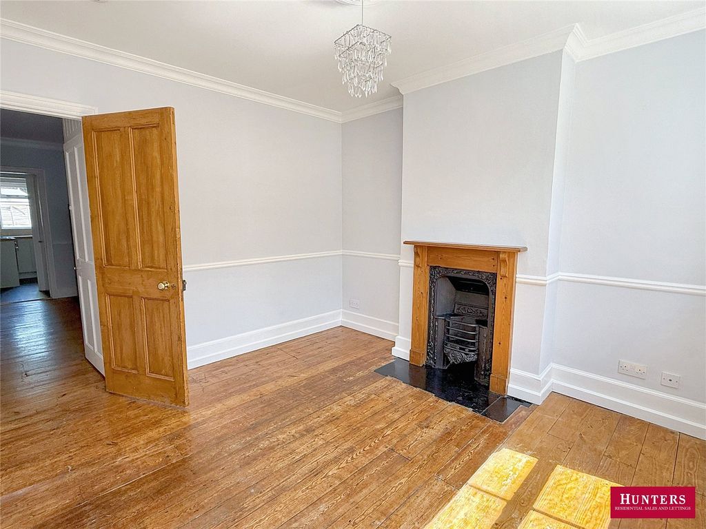 Property photo 2 of 15 Picture No. 11
