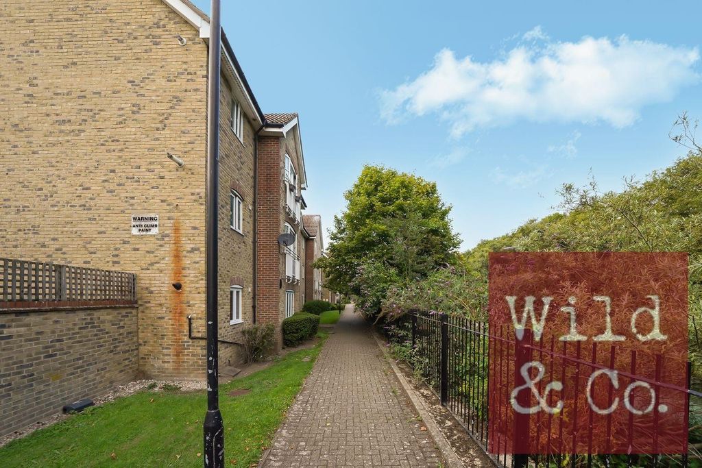 Property photo 1 of 16 Towpath Walk - Ixew9X2I7Vdfzxf2Fpnj.Jpg