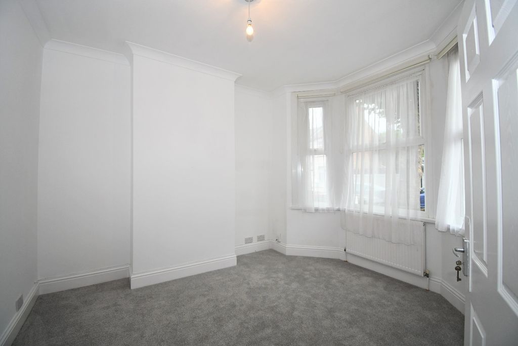 Property photo 2 of 12 1761943