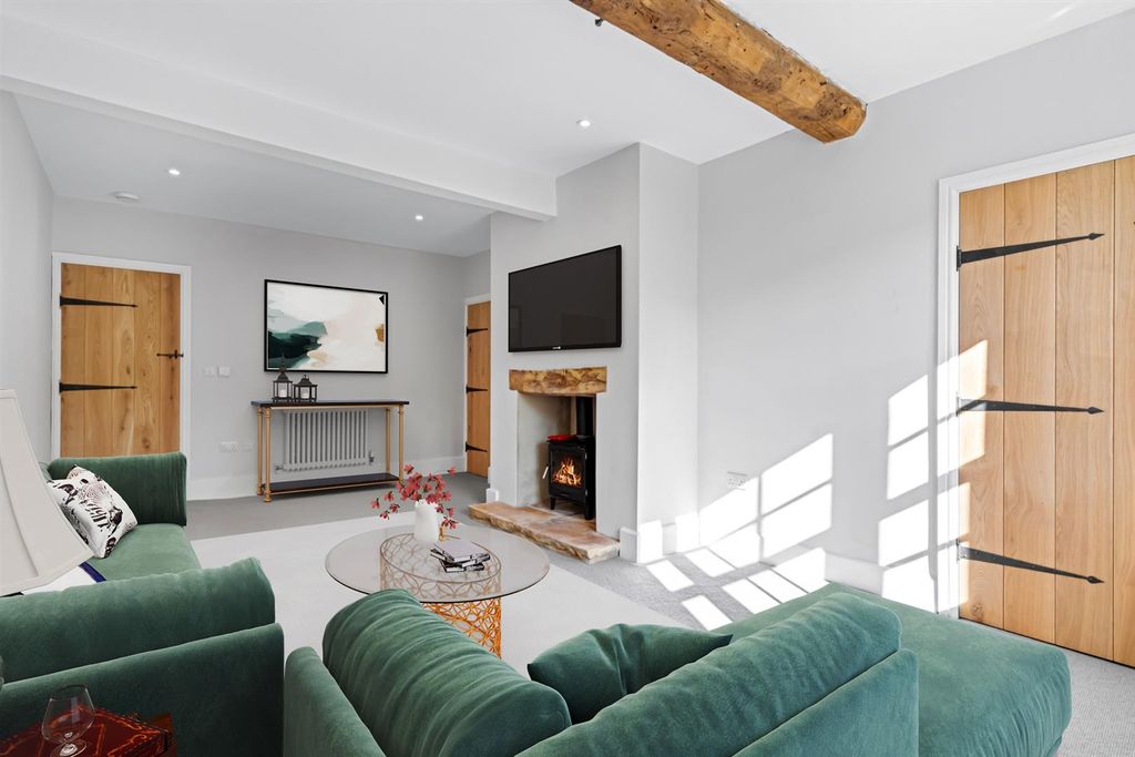 Property photo 3 of 13 Sitting Room