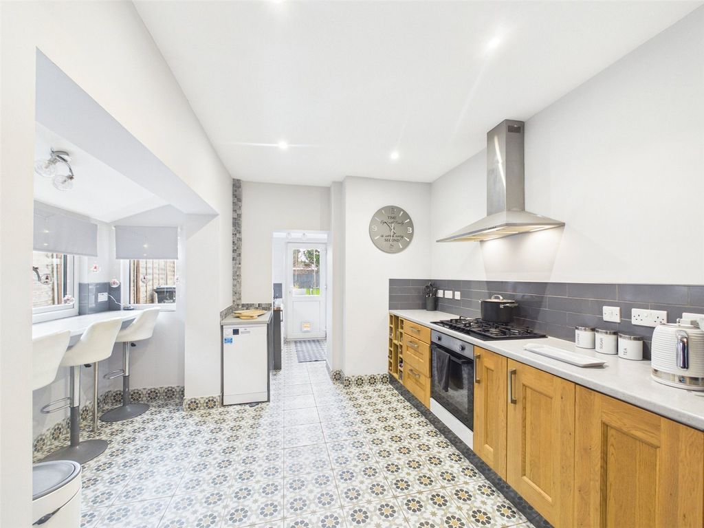 Property photo 2 of 22 Picture No. 19