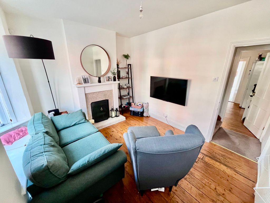 Property photo 2 of 17