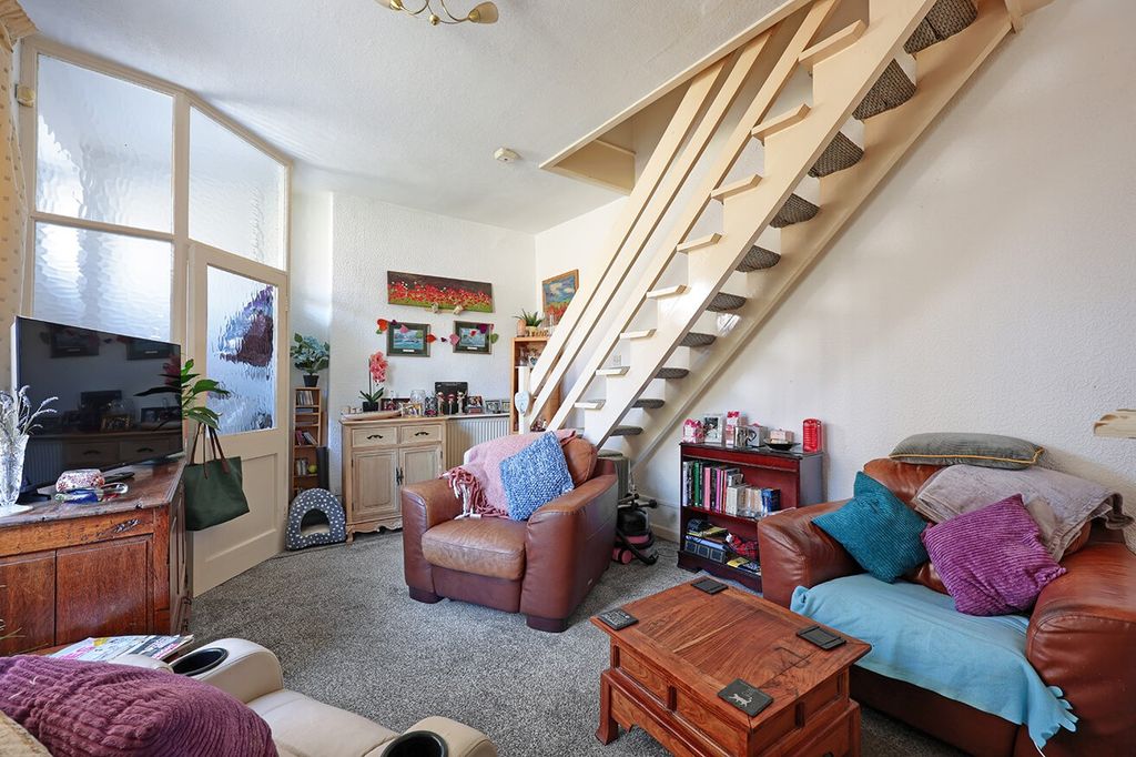 Property photo 3 of 10 4450248
