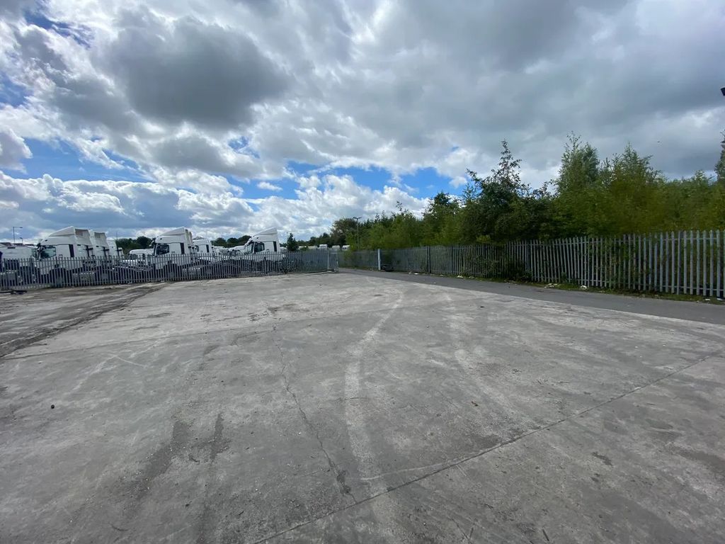 Property photo 1 of 3