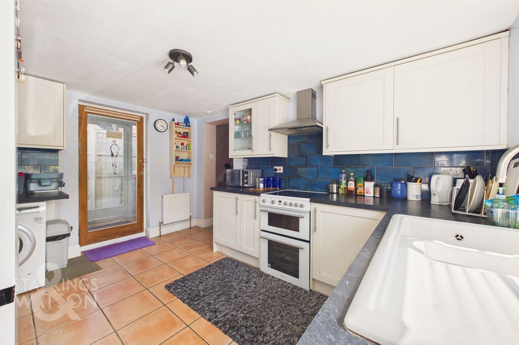 Property photo 3 of 17