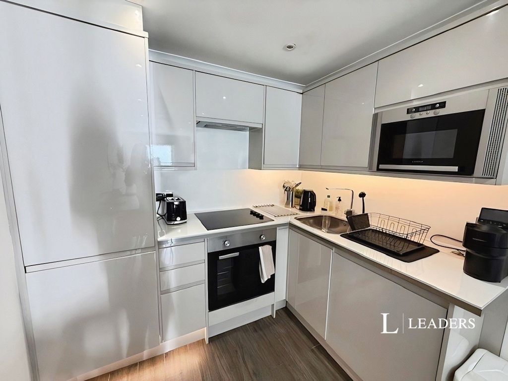 Property photo 3 of 6 Kitchen