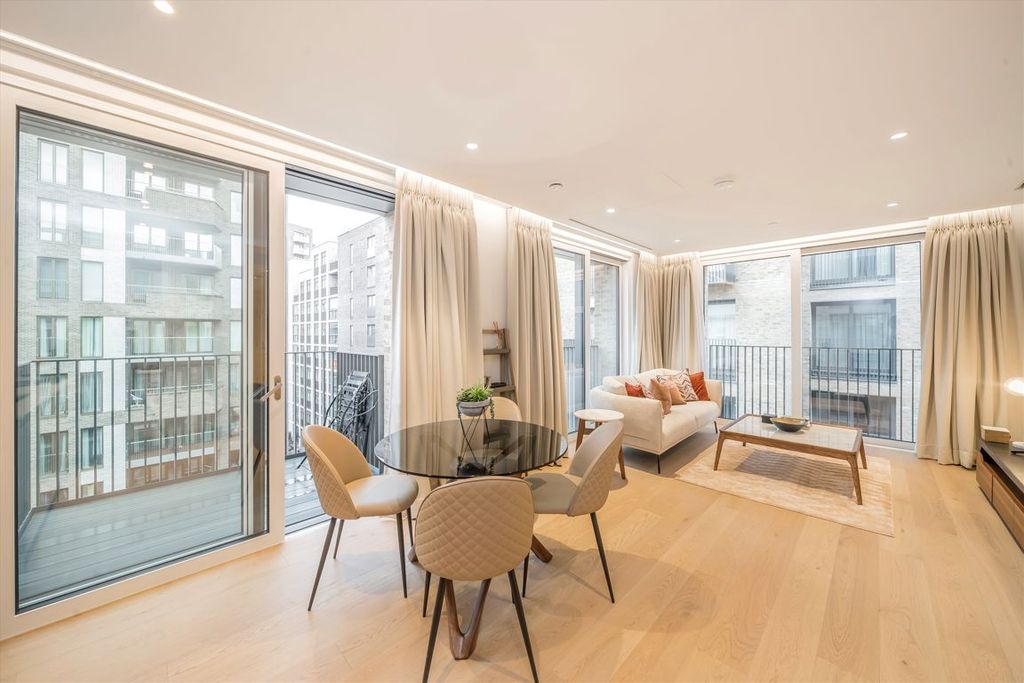 Property photo 2 of 11