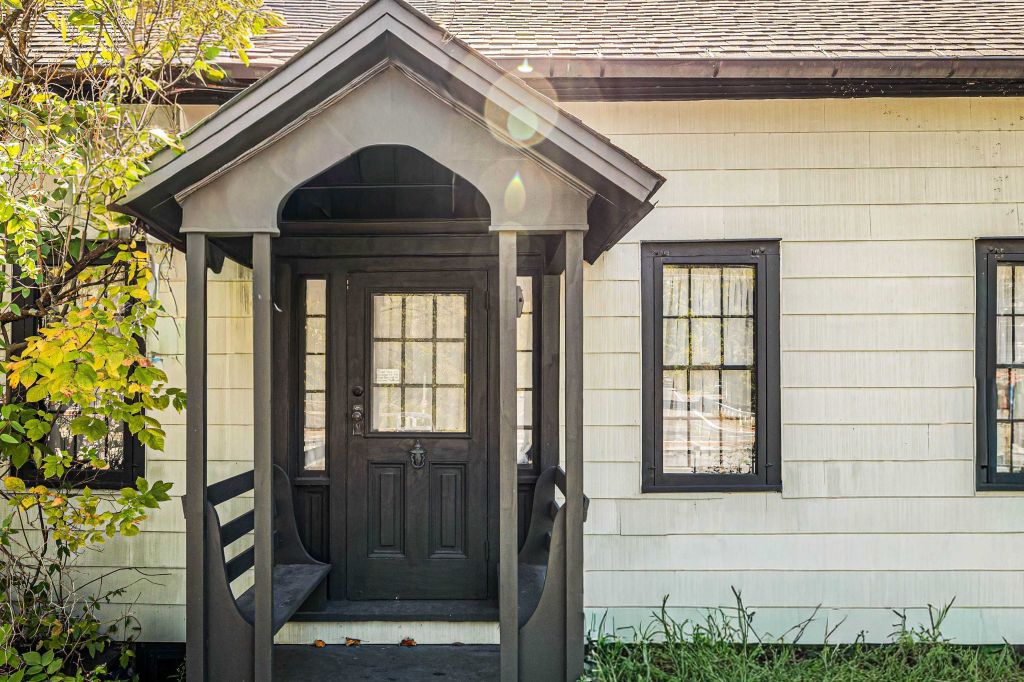 Property photo 1 of 39