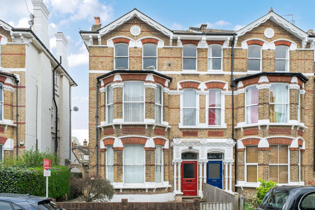 Property photo 2 of 9 1438002-2-69ce4F1...