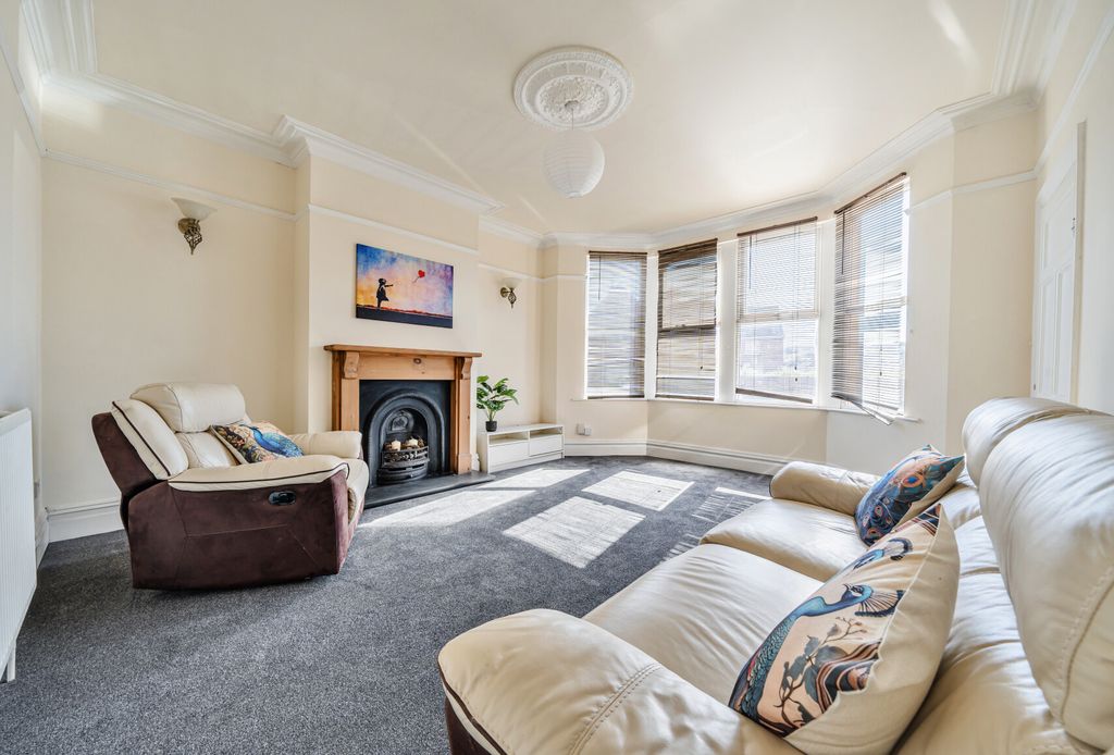 Property photo 3 of 19 1429276-6-69ba95E...