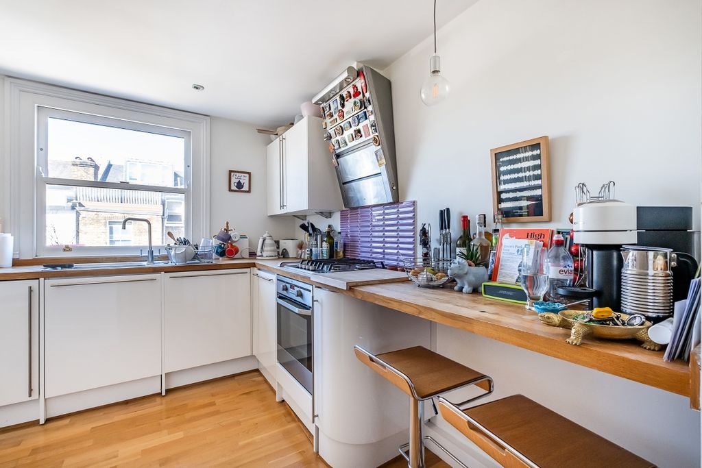 Property photo 2 of 7 Fernhead-Road-04