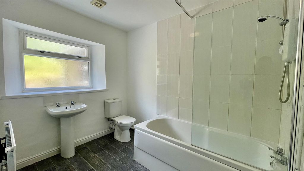 Property photo 3 of 13 Bathroom