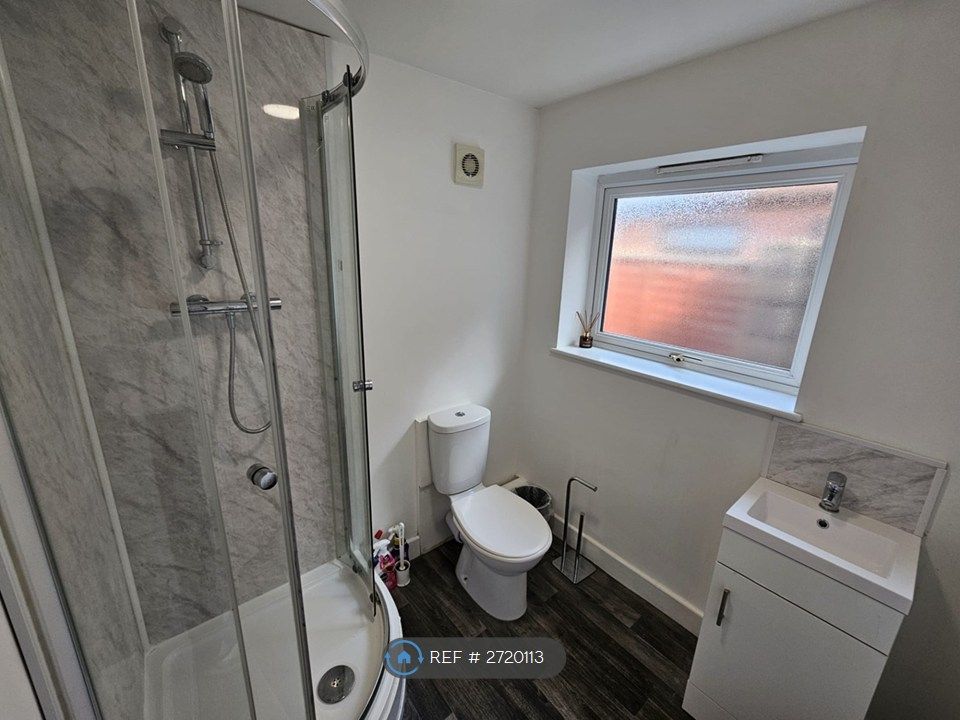 Property photo 3 of 8 Room 2 Bathroom