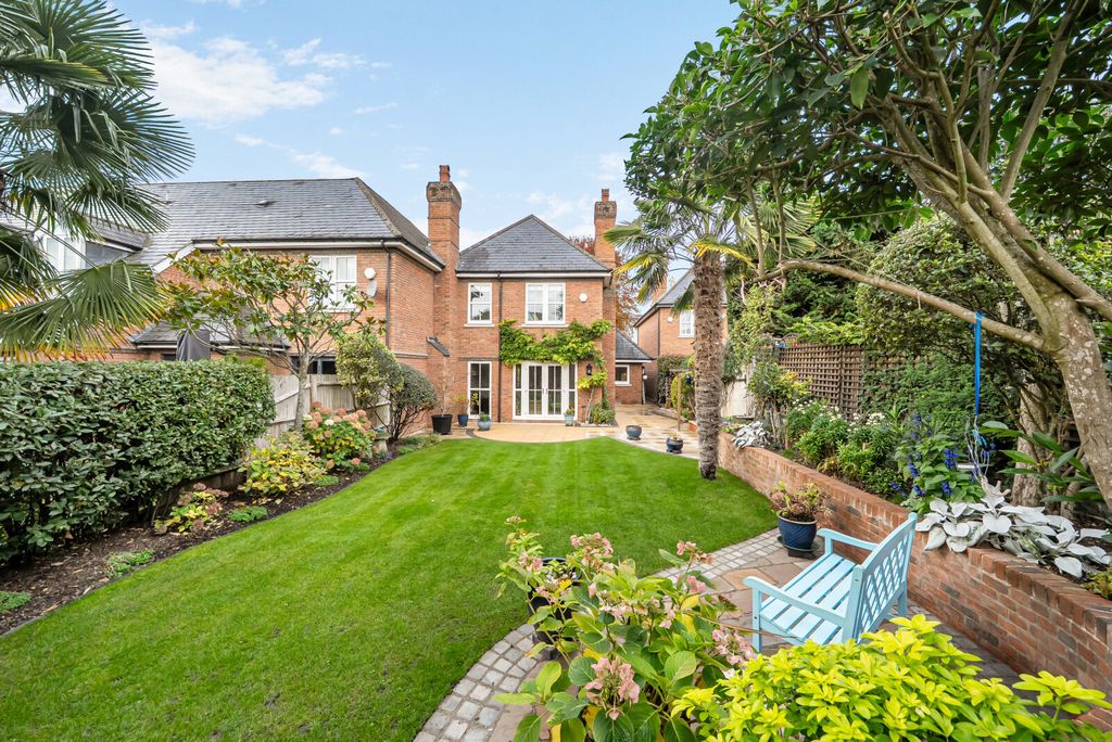 Property photo 2 of 20 1376117-16-690Cb9...