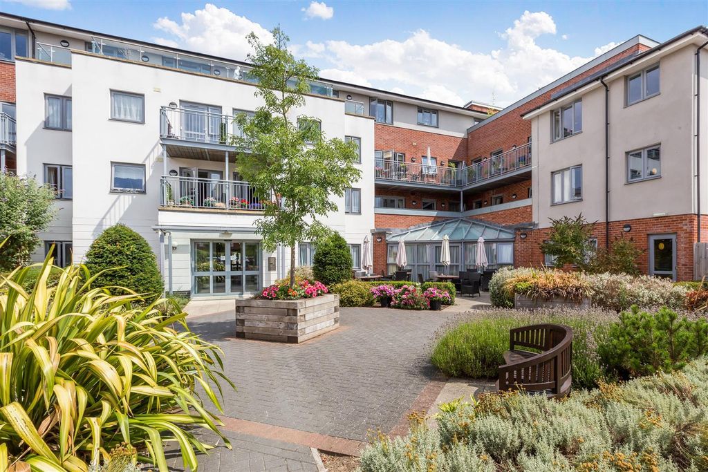 Property photo 1 of 30 Communal Area (3).Jpg