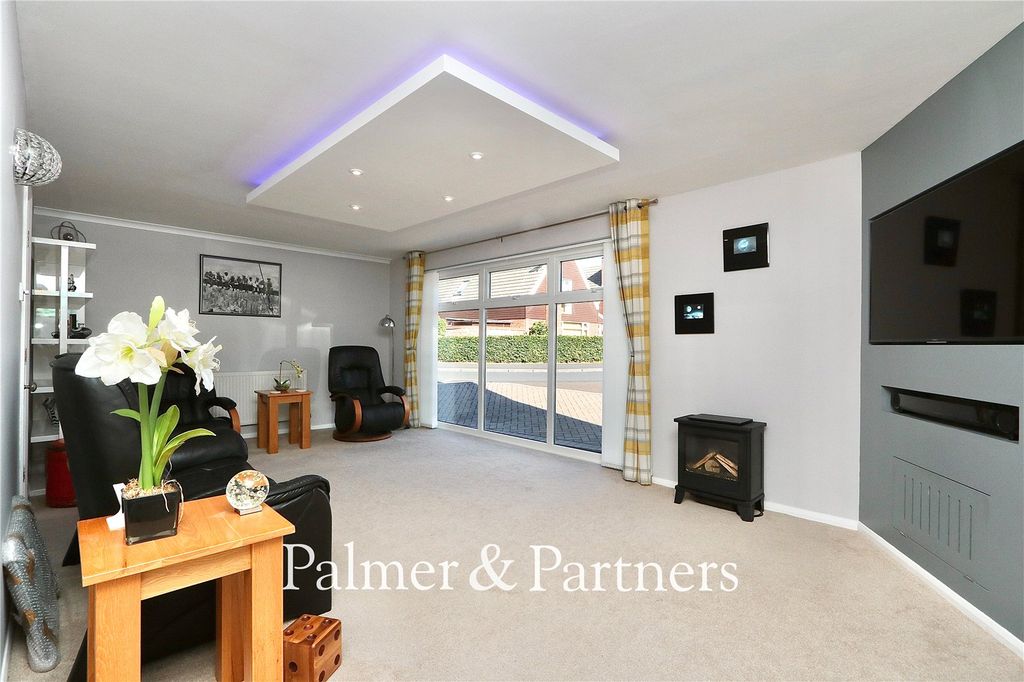 Property photo 3 of 27 Picture No. 04