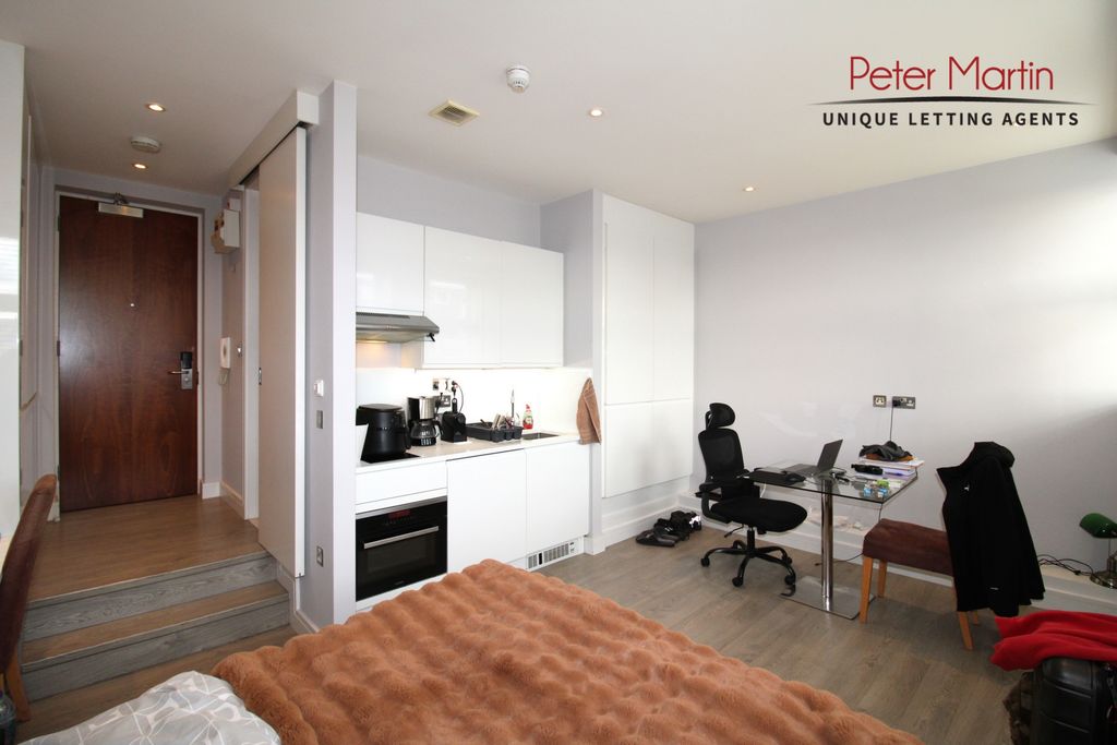 Property photo 1 of 4 Photo 4