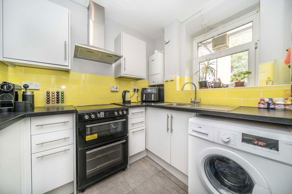 Property photo 2 of 7