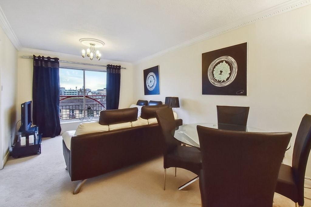 Property photo 2 of 9 2