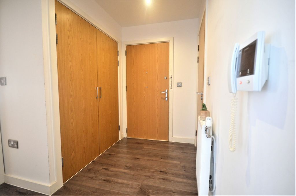 Property photo 2 of 8 Gallery