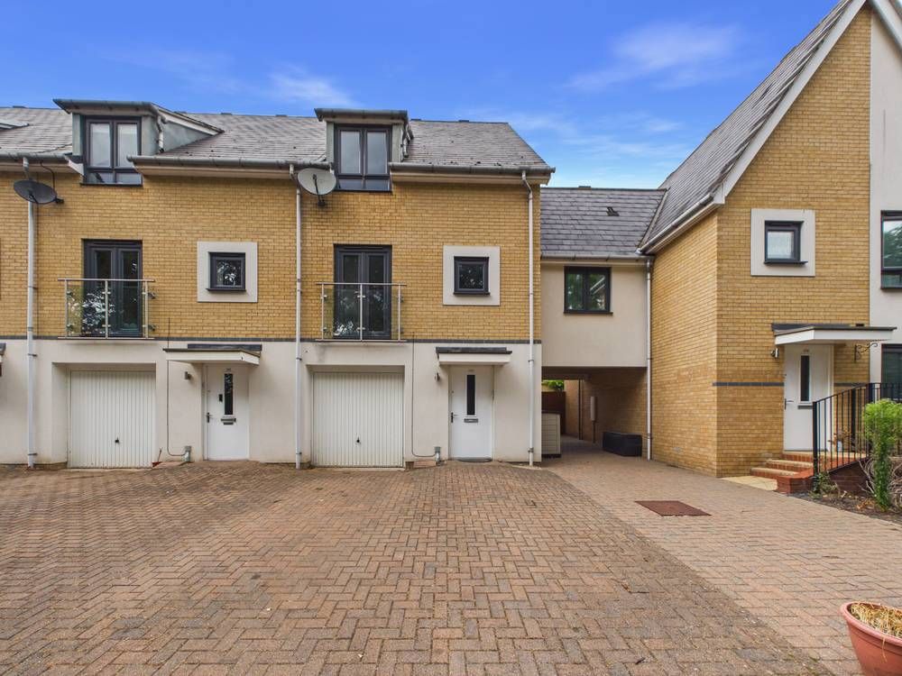 Property photo 1 of 16 Giraffe360-Still019