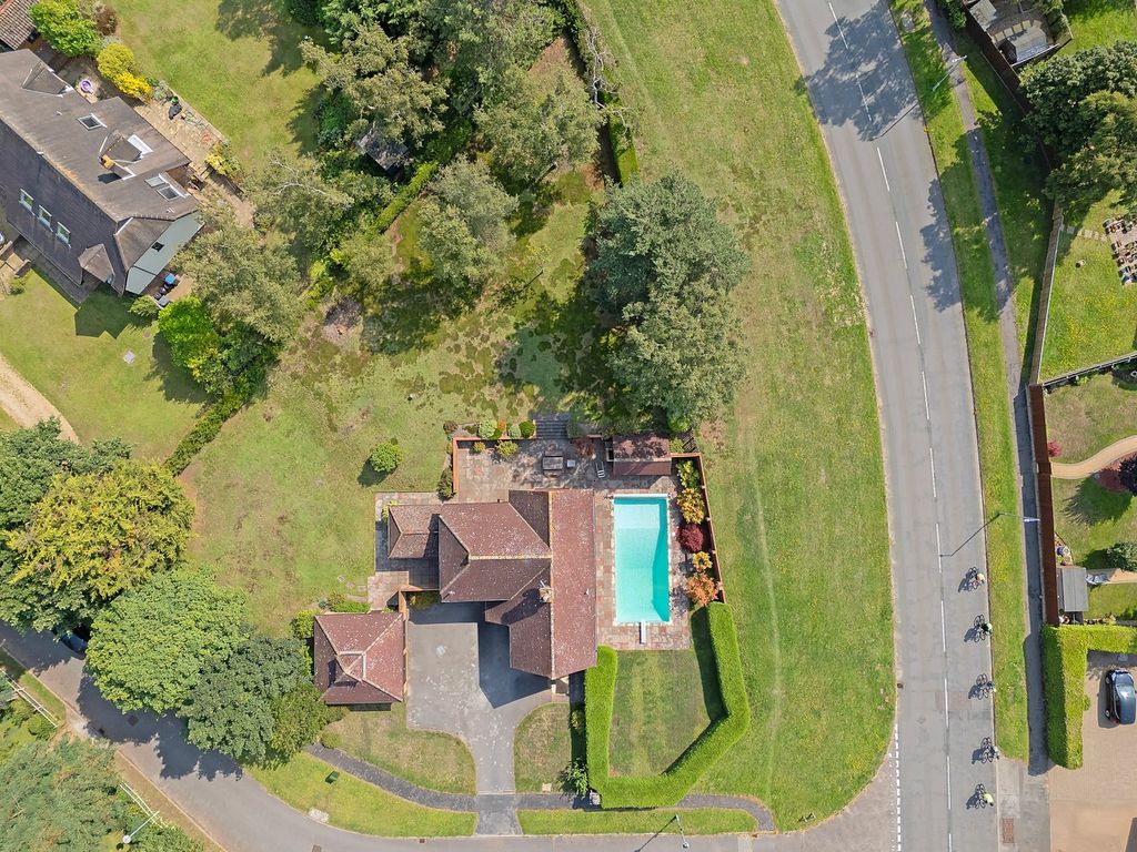 Property photo 1 of 21