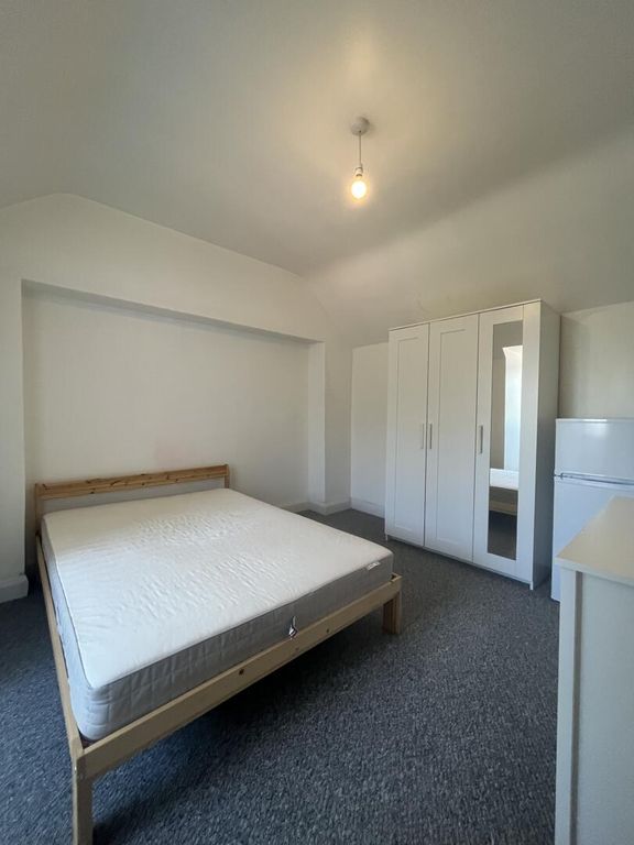 Property photo 1 of 11 Bedroom