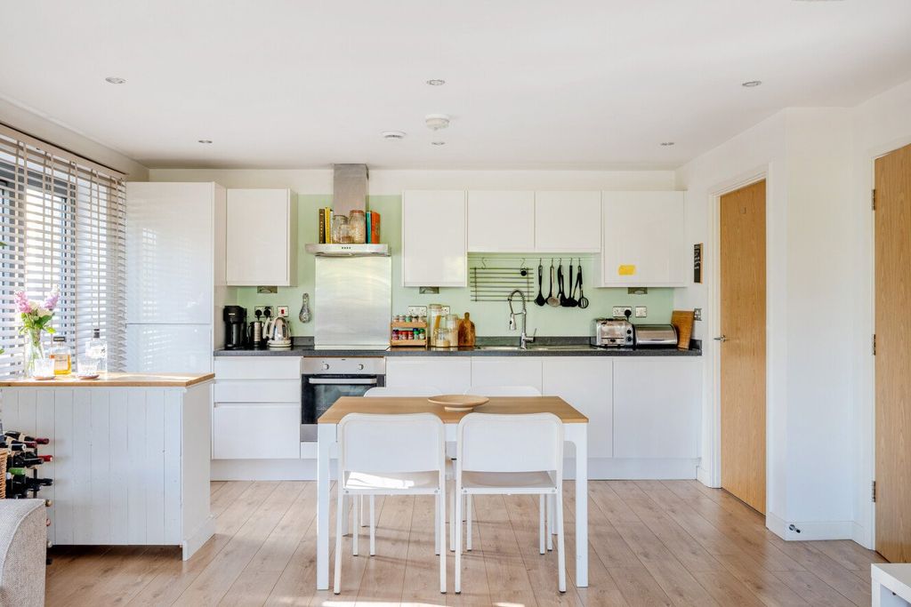 Property photo 2 of 24 Picture No. 78