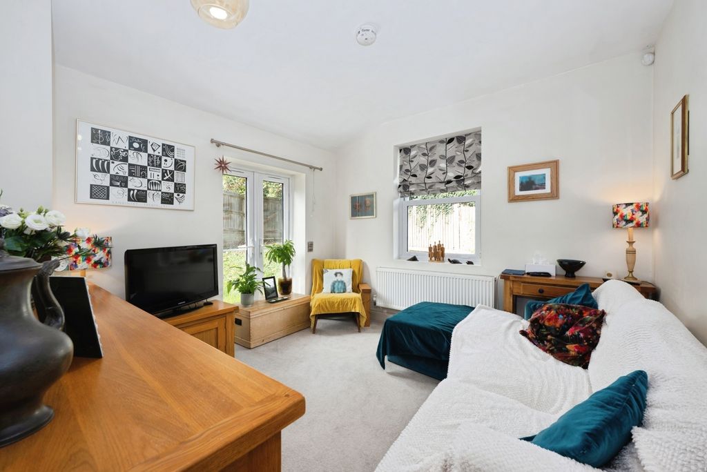 Property photo 2 of 15 Pbox-Img.Jpg