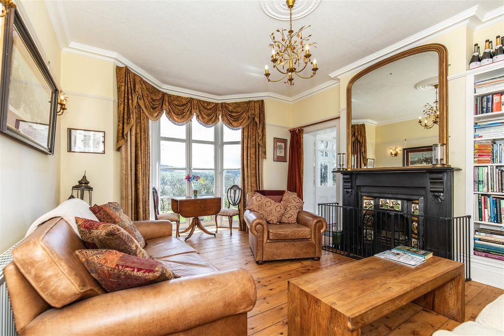 Property photo 2 of 49 Riverdale48.Jpg