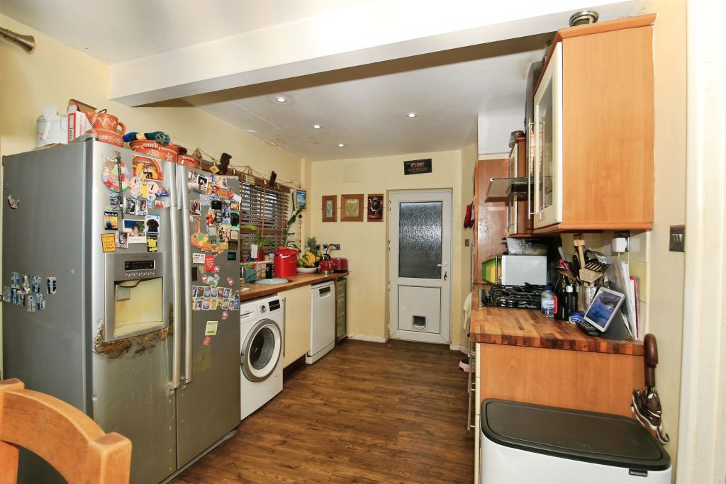 Property photo 2 of 20