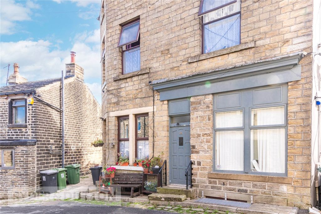 Property photo 1 of 15 External