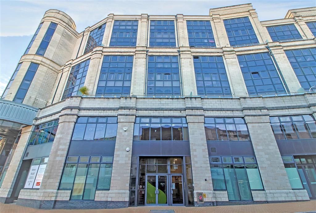 Property photo 1 of 12