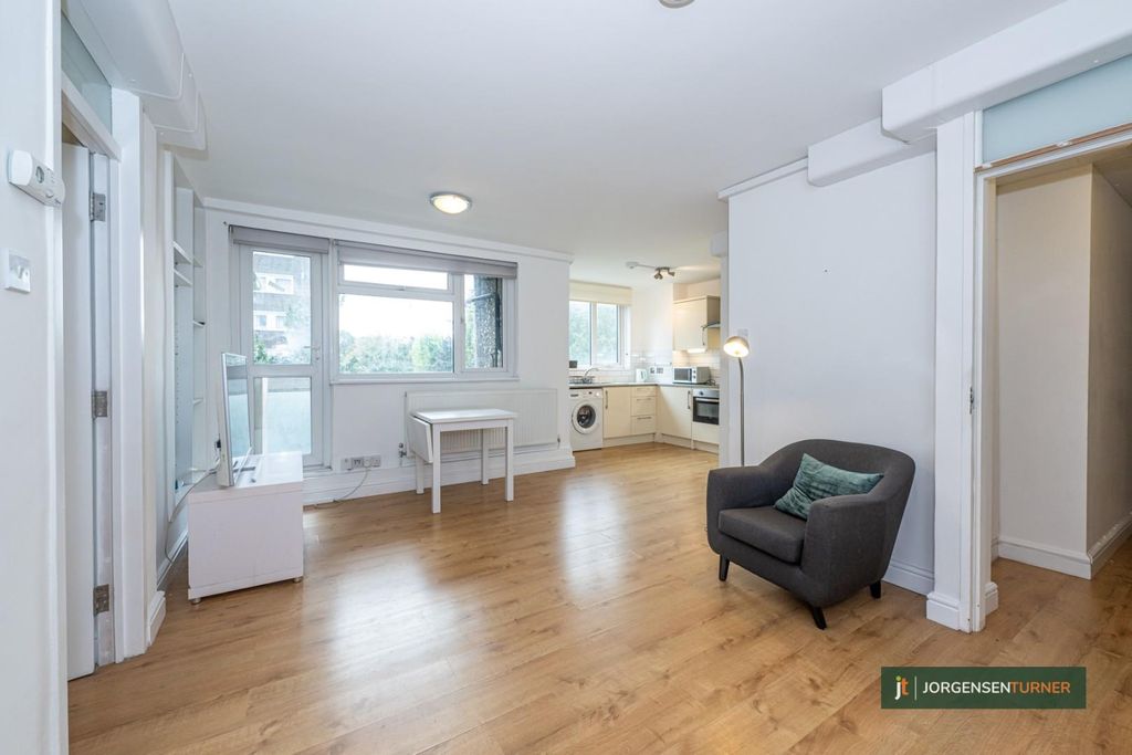 Property photo 1 of 12 Shackleton Court 8-001 Lr - Jt - Copy.Jpg