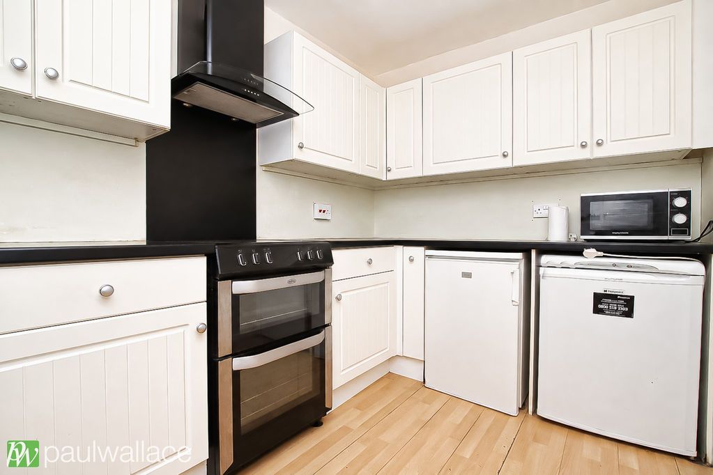 Property photo 3 of 14 Kitchen