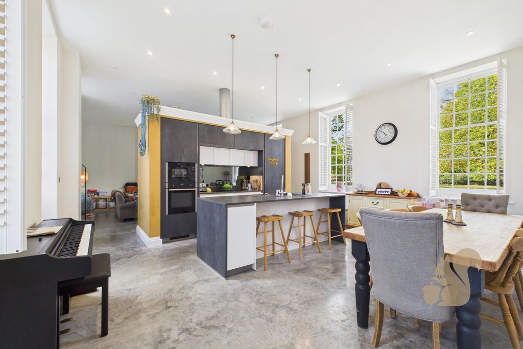 Property photo 3 of 22 Cam01659G0-Pr0604-Still012.Jpg