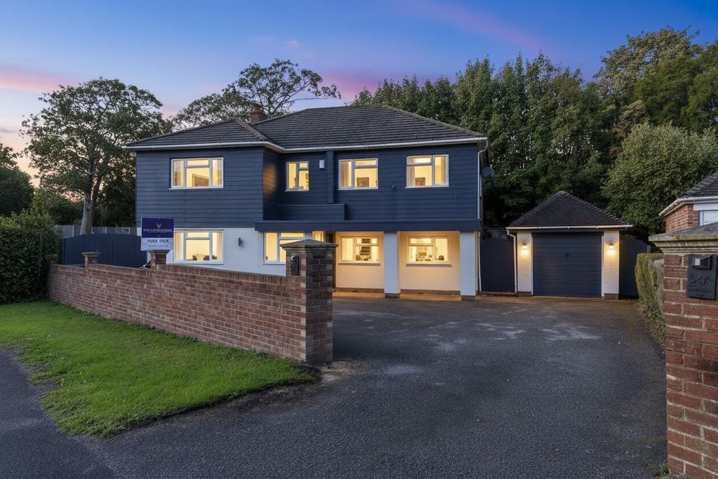 Property photo 1 of 20 Lovedean Lane .Jpeg