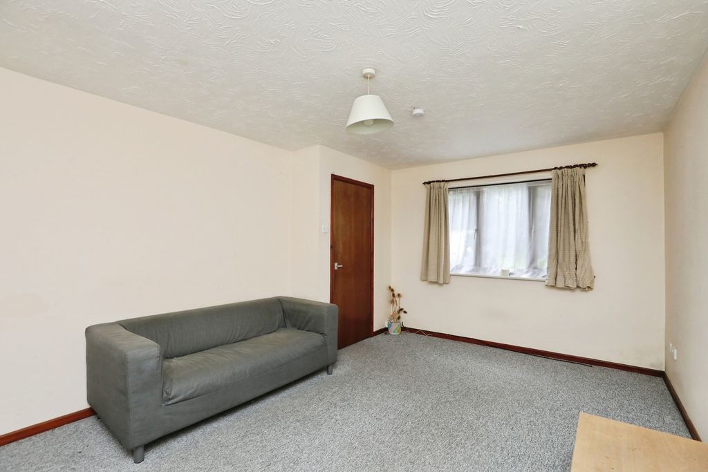 Property photo 3 of 16 Photo
