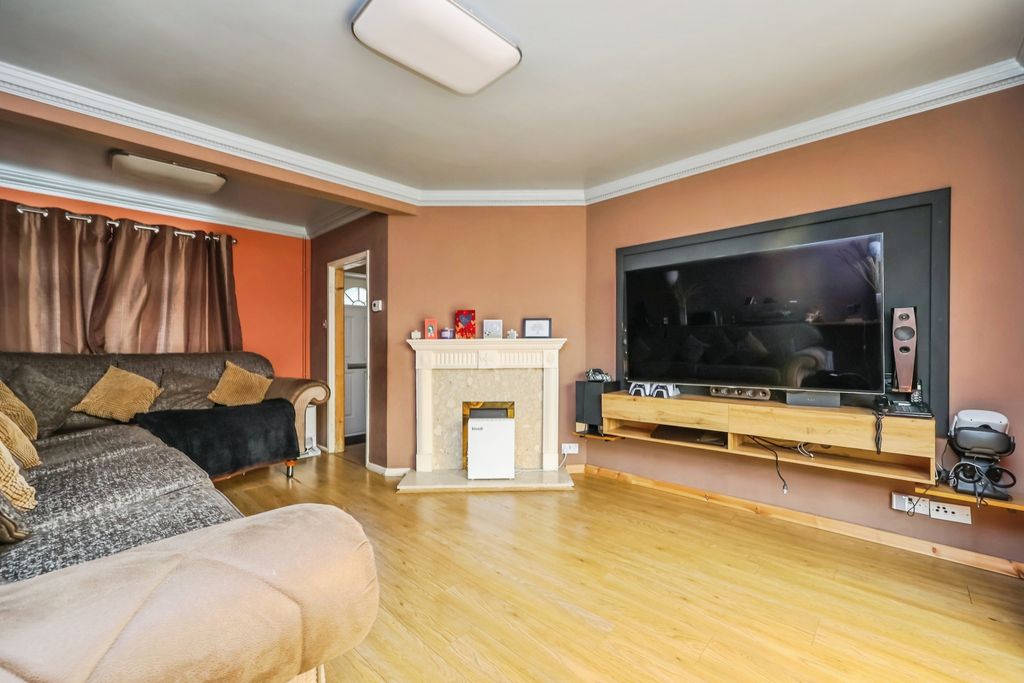 Property photo 2 of 17 Living Room